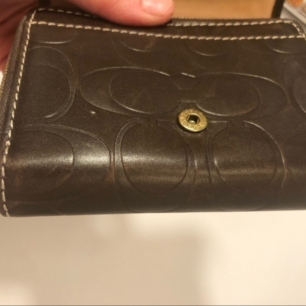 Coach brown leather embossed c compact wallet - Picture 7 of 13